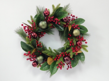 Luxury Christmas Wreath with Olive‑Wine Baubles, Magnolia Leaves and Red Berries