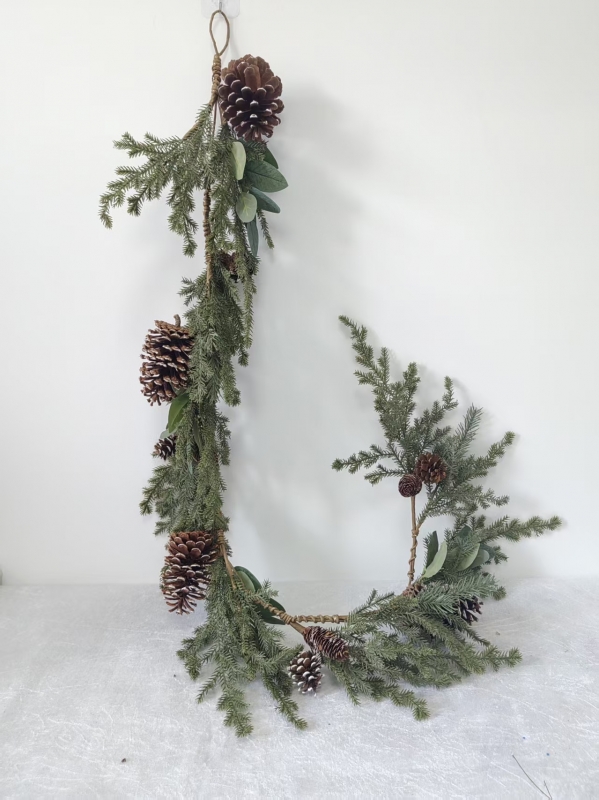 Flexible Christmas Garland with Pine Needles, Pine Cones and Cypress Greenery