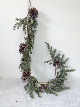 Flexible Christmas Garland with Pine Needles, Pine Cones and Cypress Greenery